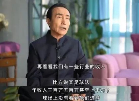 勒沃库森主帅哈维-阿隆索接受采访时再次谈到了自己的未来，他表示，当时机成熟，他会作出决定。